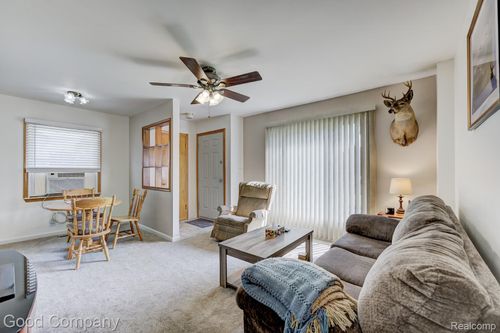 27707 Brettonwoods St, Madison Heights, MI, 48071-3260 | Card Image