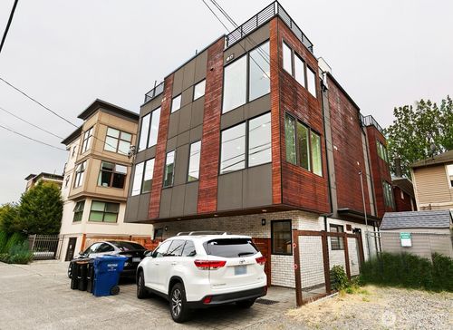 119 18th Ave E, Seattle, WA, 98112 | Card Image