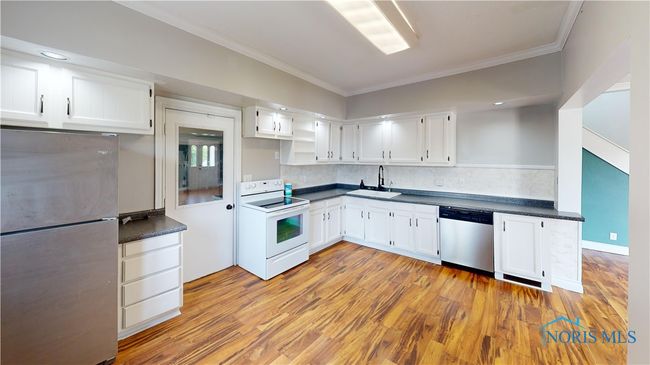 628 Maple St, House other with 3 bedrooms, 3 bathrooms and 3 parking in Clyde OH | Image 18