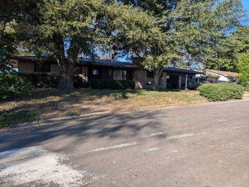 111 Maxine St, Mineola, TX, 75773-1011 | Card Image