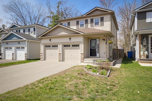 230 Pine St, Gravenhurst, ON, P1P1B1 | Card Image