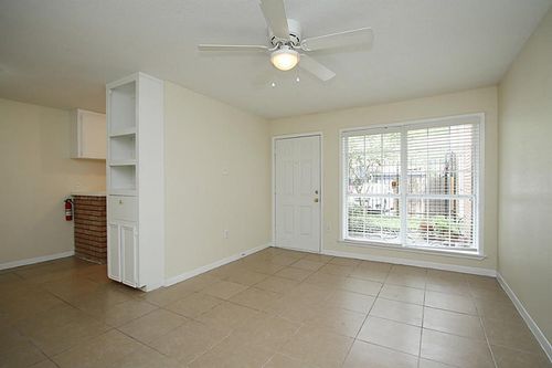 apt-2-3702 Flora St, Houston, TX, 77006-5120 | Card Image
