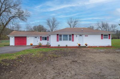 11471 E Mount Morris Road, Home with 3 bedrooms, 1 bathrooms and null parking in Richfield Twp MI | Image 2