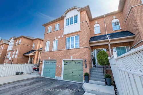 80-57 Sw Brickyard Way, Brampton, ON, L6V4M3 | Card Image
