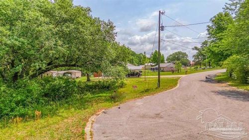 5600 Jamesville Ln, Pensacola, FL, 32526-4334 | Card Image