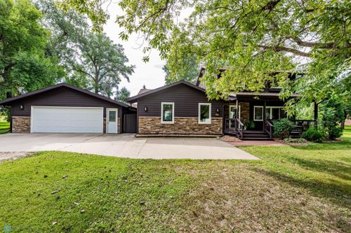 7810 Sunset Drive, Fargo, ND, 58047 | Card Image