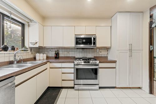 3278 Coy Ave, Coquitlam, BC, V3E3H3 | Card Image