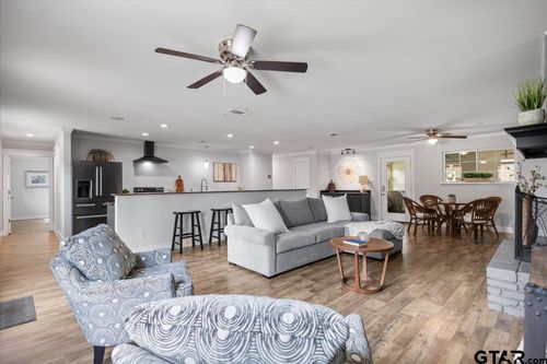 212 Treetop Ln, Hideaway, TX, 75771-5042 | Card Image