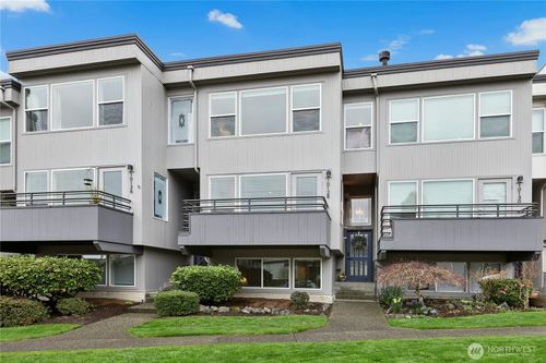 10128 Ne 63rd St, Kirkland, WA, 98033-6820 | Card Image