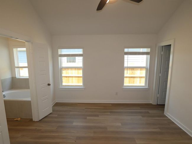 31911 Splendor Dr, House other with 4 bedrooms, 2 bathrooms and 2 parking in Fulshear TX | Image 17