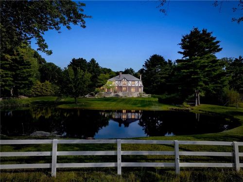 835 Snake Hill Rd, North Scituate, RI, 02857-2822 | Card Image