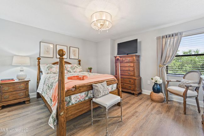 1st guest bedroom | Image 17