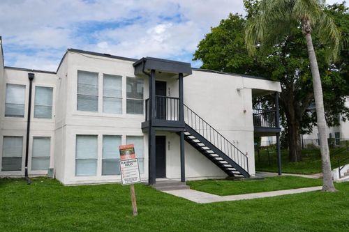 463-5004 Castile Place, TAMPA, FL, 33617 | Card Image