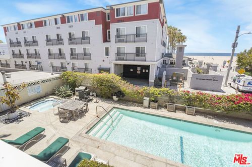 205-22 Navy St, Venice, CA, 90291-2472 | Card Image