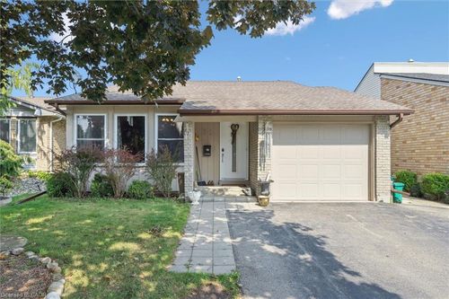 31 Saxony Cir, Cambridge, ON, N1S4G6 | Card Image