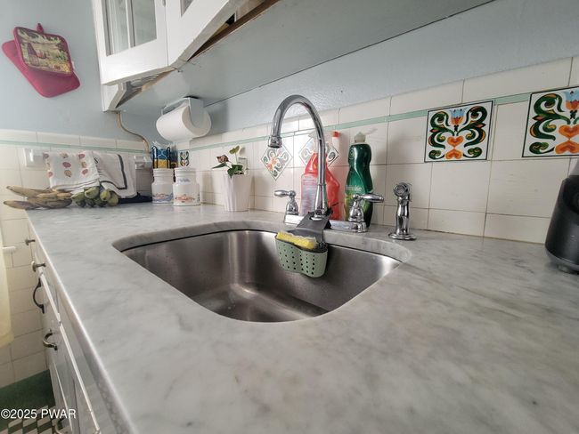 Kitchen | Image 12