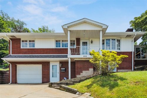 513 Mcmahon Dr, North Huntingdon, PA, 15642-7416 | Card Image