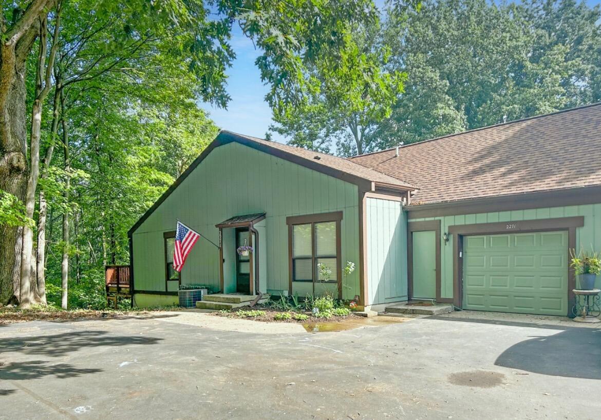 Whisper Cove Dr, Grand Rapids, MI 49508