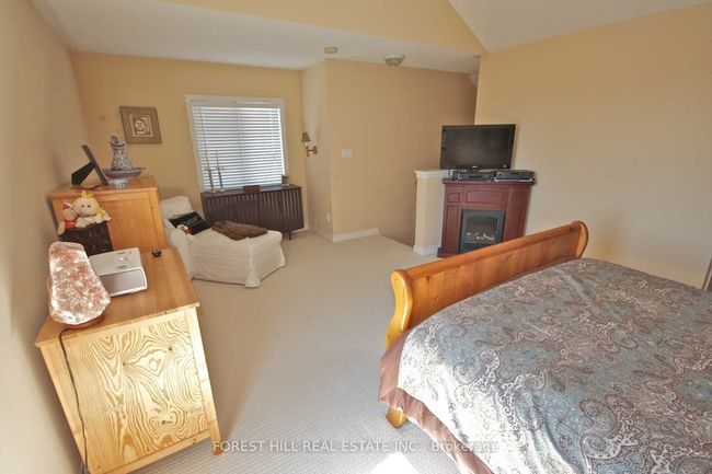 3298 Flagstone Dr, House attached with 4 bedrooms, 3 bathrooms and 2 parking in Mississauga ON | Image 11