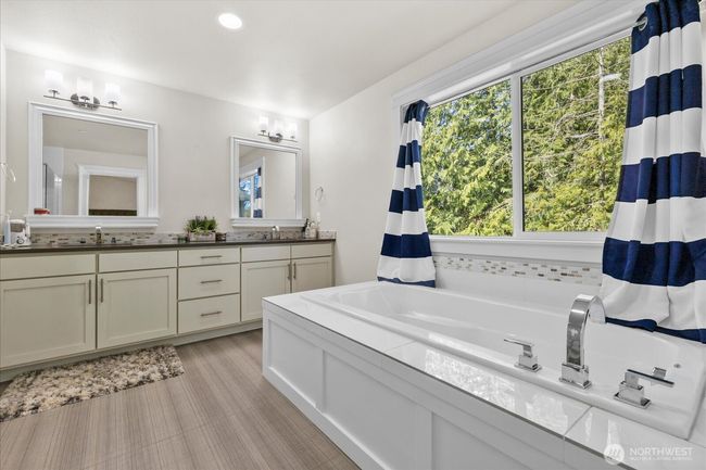 Primary private bath | Image 28