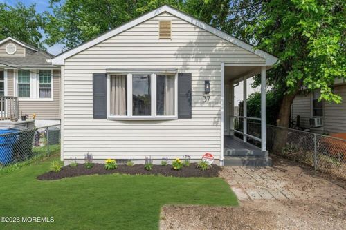 37 Bray Ave, North Middletown, NJ, 07748-5409 | Card Image