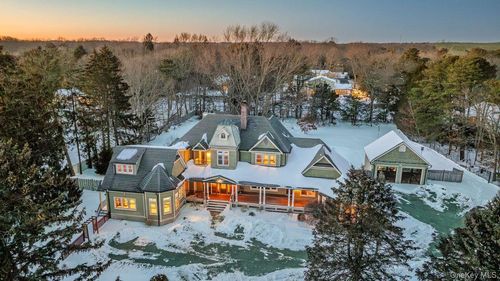 161 Seaman Neck Rd, Dix Hills, NY, 11746-8118 | Card Image