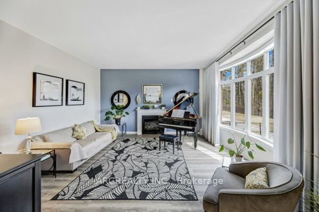 25 Thompson Way, House other with 4 bedrooms, 4 bathrooms and 7 parking in Springwater ON | Image 10