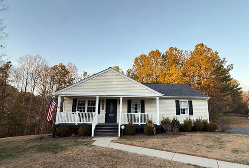 142 Pleasant Ridge Dr, Madison Heights, VA, 24572-5852 | Card Image