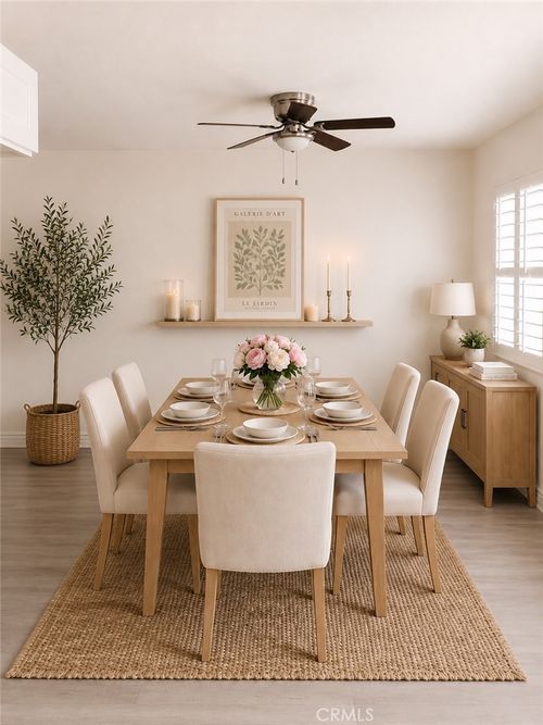 520 W Colden Ave, Los Angeles, CA, 90044-5610 | Card Image