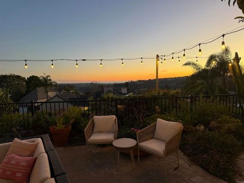 2756 Southampton, Carlsbad, CA, 92010 | Card Image