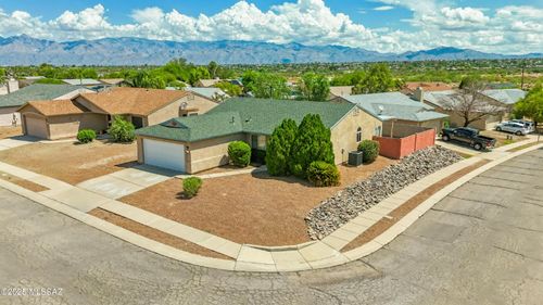 4201 S Apache Well Dr, Tucson, AZ, 85730-5755 | Card Image
