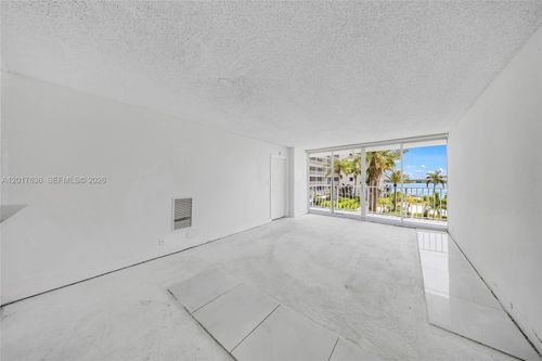 609-7601 E Treasure Dr, North Bay Village, FL, 33141-4391 | Card Image