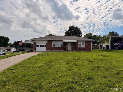 11 Rose Ct, Saint Charles, MO, 63301-1736 | Card Image