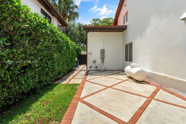 5551 San Vicente St, House other with 3 bedrooms, 3 bathrooms and null parking in Coral Gables FL | Image 39