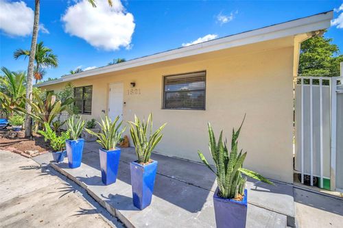 1821 Sw 98th Ter, Miramar, FL, 33025-1945 | Card Image