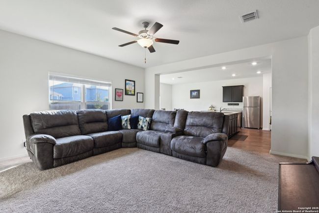 10947 Juliette Pass, House other with 4 bedrooms, 3 bathrooms and null parking in Converse TX | Image 6