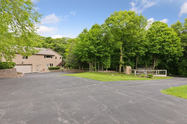 1405 W Farm Rd, House other with 5 bedrooms, 5 bathrooms and null parking in Chaska MN | Image 73
