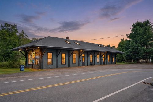 12 Depot St, Kennebunk, ME, 04043-7038 | Card Image