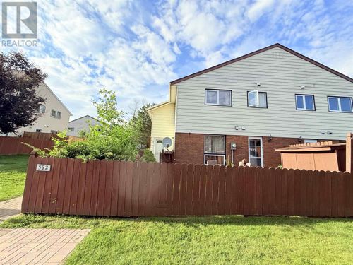 592 Pasteur Rd, Thunder Bay, ON, P7B5W9 | Card Image