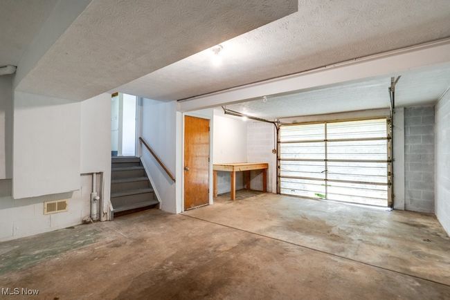 Garage Vacant Unit | Image 16