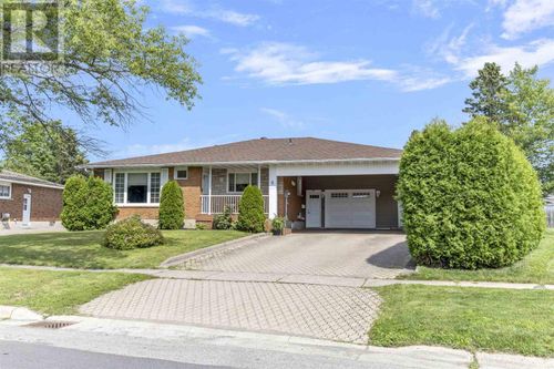 6 Westridge Rd, Sault Ste. Marie, ON, P6C5W4 | Card Image