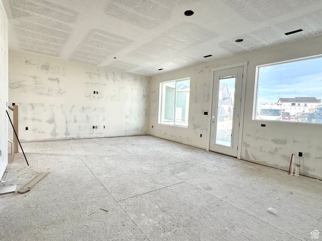 View of empty room | Image 5