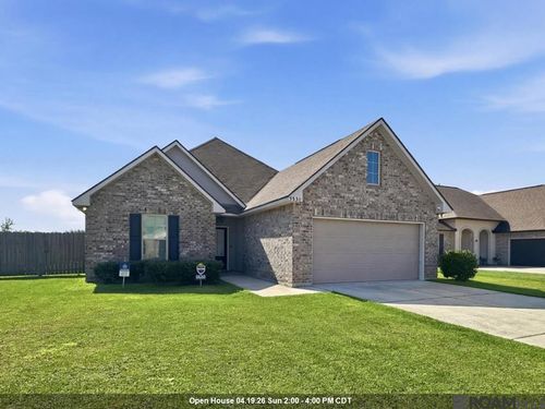 8880 Providence Dr, Denham Springs, LA, 70726-6641 | Card Image