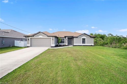 490 Windermere Dr, LEHIGH ACRES, FL, 33972-1047 | Card Image