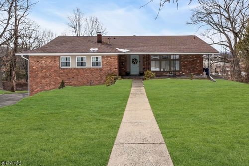 4 Korwel Ct, West Orange, NJ, 07052-1209 | Card Image