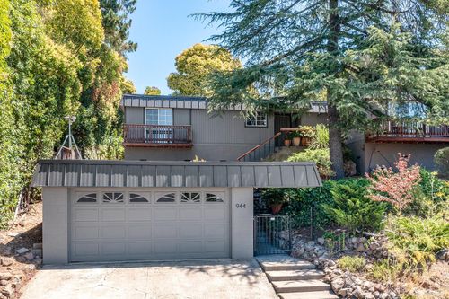 944 Summerfield Rd, Santa Rosa, CA, 95405-7308 | Card Image