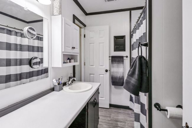 614 Maple Ave, House other with 4 bedrooms, 2 bathrooms and null parking in Cushing TX | Image 17