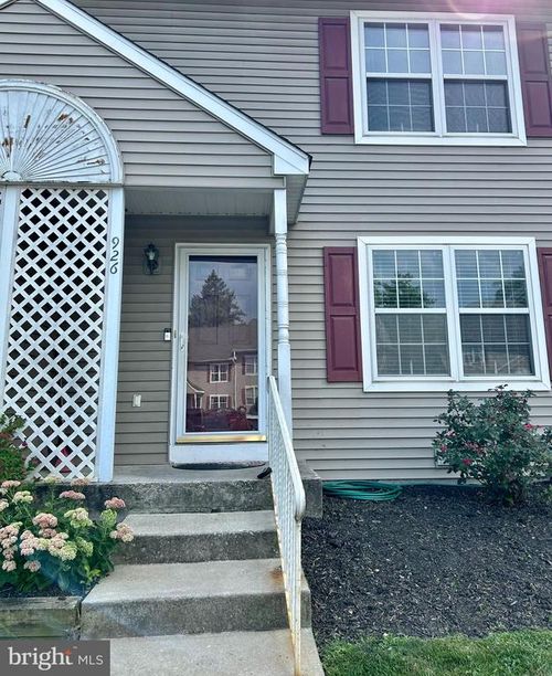 926 Woodlawn Ave, PHOENIXVILLE, PA, 19460-1331 | Card Image