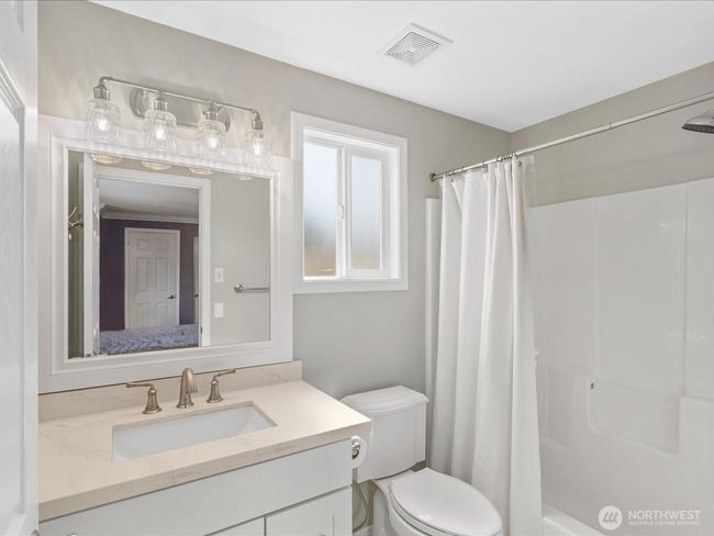 Primary en-suite bathroom | Image 22