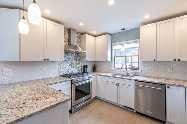 2352 Stepping Stone Pass, House other with 4 bedrooms, 3 bathrooms and null parking in Flushing MI | Image 11